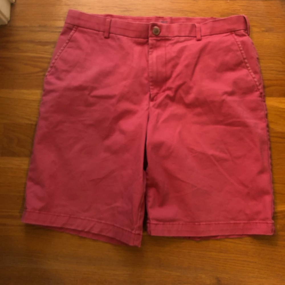 Izod Men's Coral Flat Front Shorts